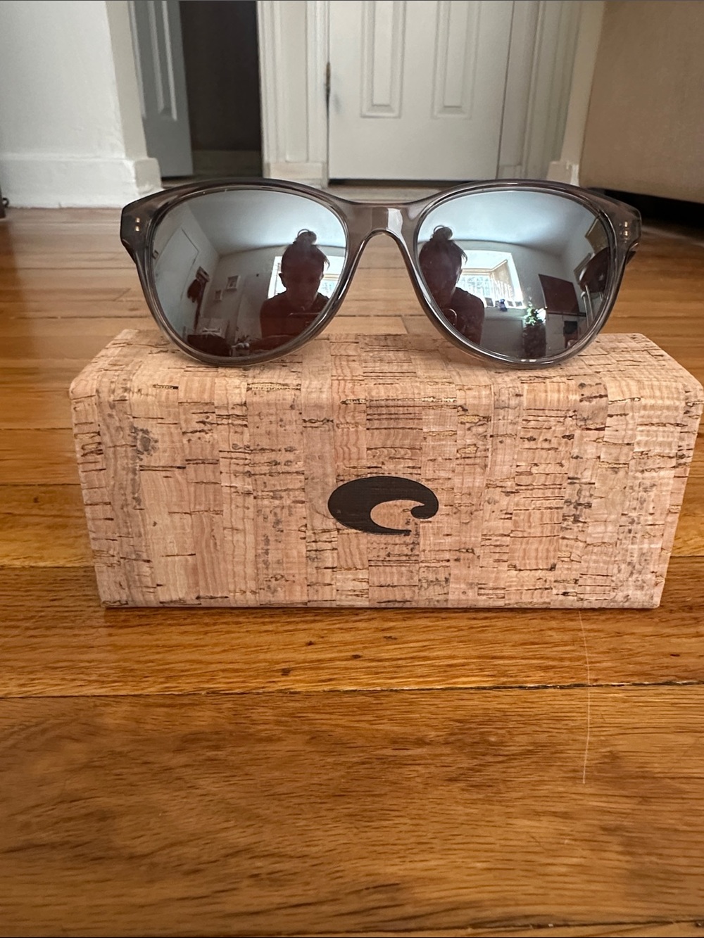 Costa Catherine Sunglasses with Grey Mirrored Lenses - Costa